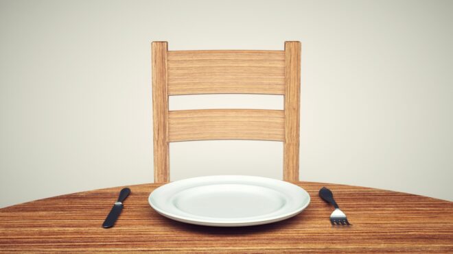 Üres tányér 17 éve nem evett egy férfi, és állítja, nem is érez éhséget | Online Rádió - Egy Lépéssel Közelebb Hozzád! _ LépésRádió